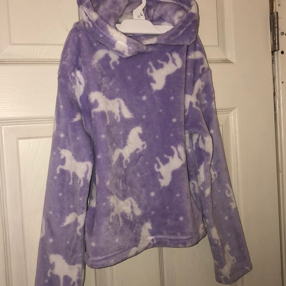 Girls sweater